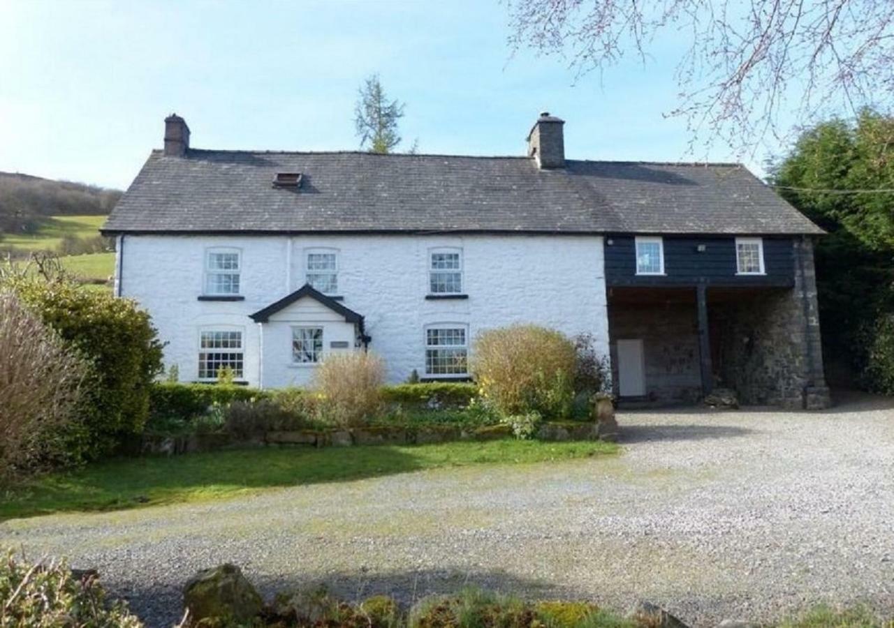 Dolifor Apartment Llanwrthwl Bagian luar foto